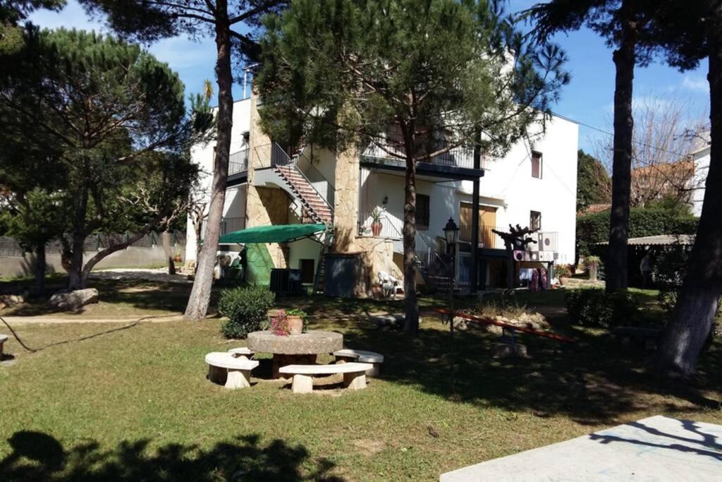 Apartamento Al Lado De La Playa Con Parking Y Jardin Platja d'Aro Ngoại thất bức ảnh